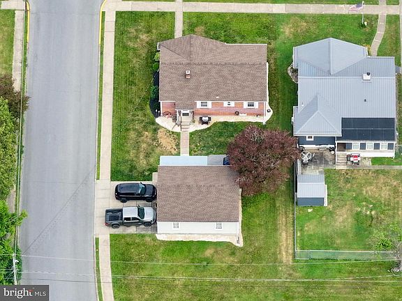 4th image of 714 10th St