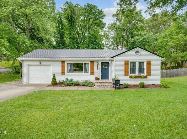 2300 Stuart Dr, Kingsport, TN 37664