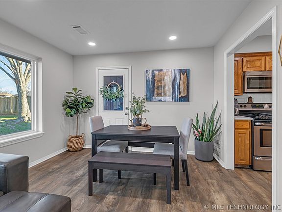 5th image of 1704 Lahoma Cir