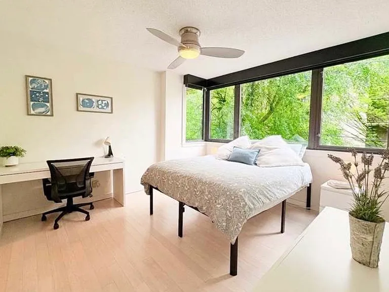 2020 SW Main St #402 — Photo 9