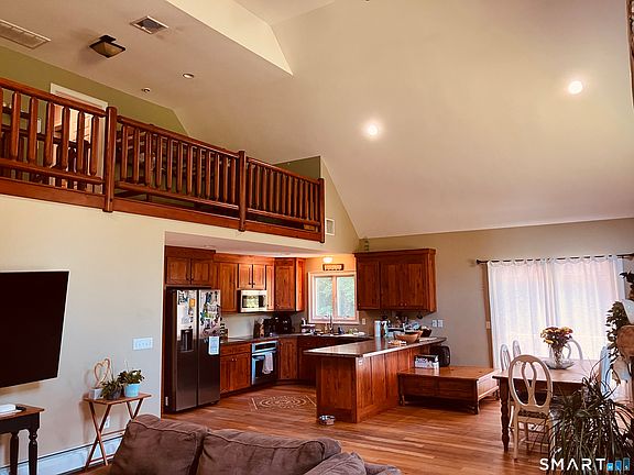5th image of 17 Greaves Road West