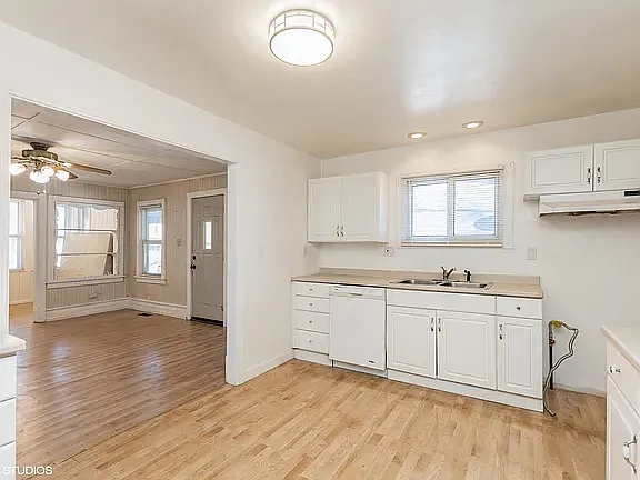 225 S Channel Dr — Photo 6