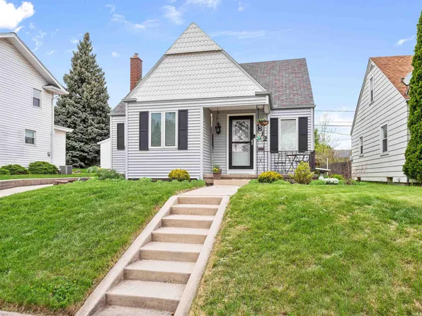 1812 Clover Ln, Fort Wayne, IN 46808