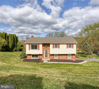 57 Panorama Ln, Hanover, PA, 17331