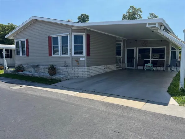 19 Royal Palm Cir, Largo, FL 33778