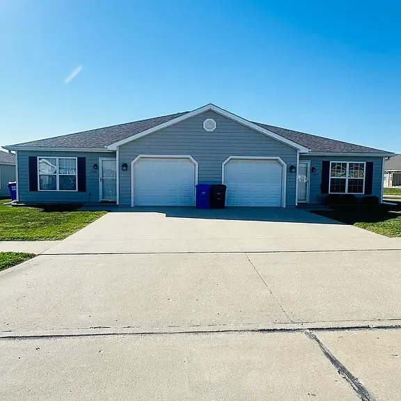 1224 Deseret Dr — Photo 2