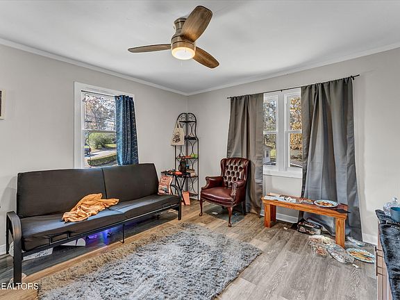 4th image of 558/560 W Outer Dr