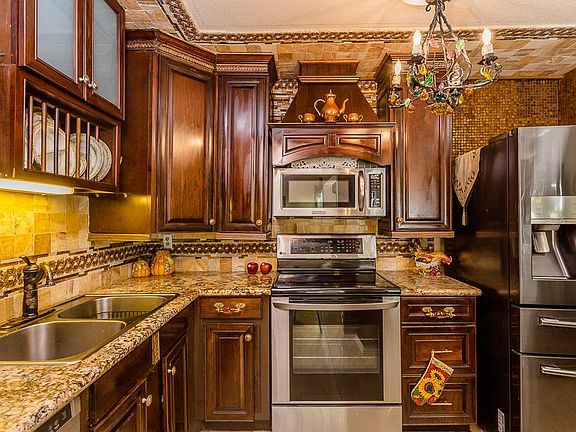5th image of 10328 Bridgeland Ln