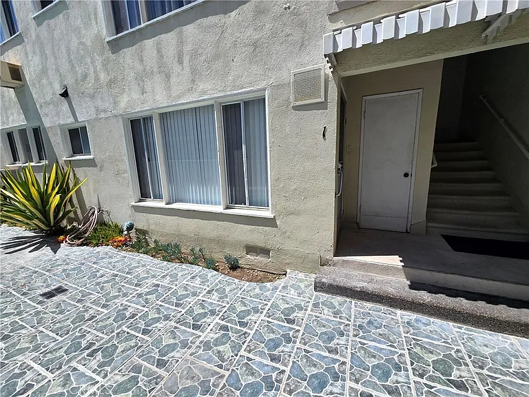 439 S Le Doux Rd #1 — Photo 2