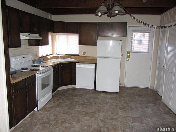 2nd image of 2567 Armstrong Ave