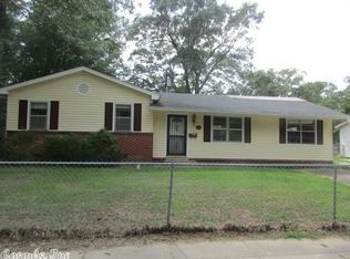 16 Woodland Dr, White Hall, AR 71602