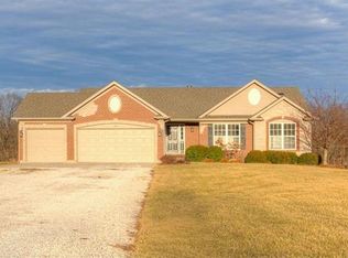 105 Fawn Ridge Dr, Troy, MO 63379