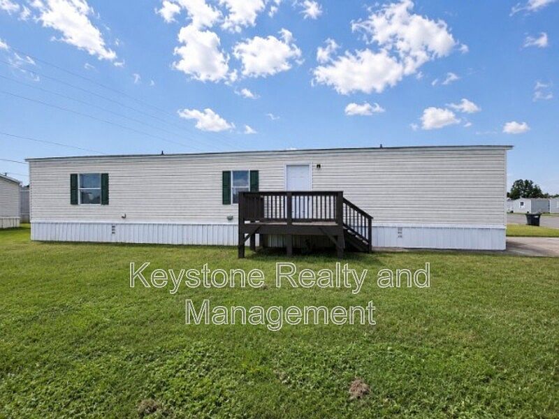 1st image of 726 Trevor Ln