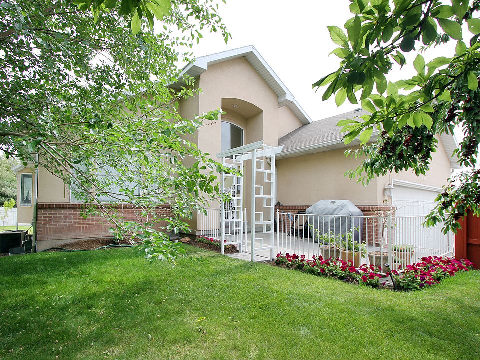 1st image of 3671 S Vineyard Ct