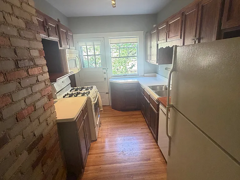 149 Bedford St SE #149 — Photo 5
