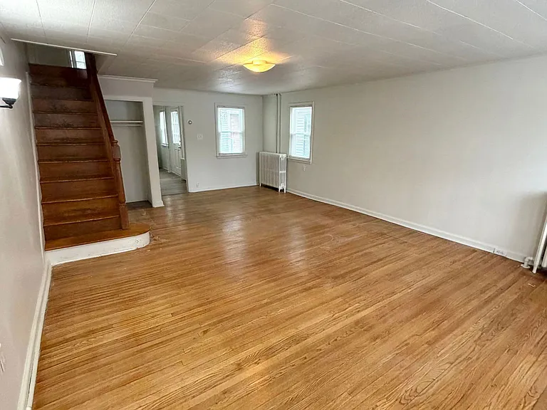763 Manor St — Photo 6