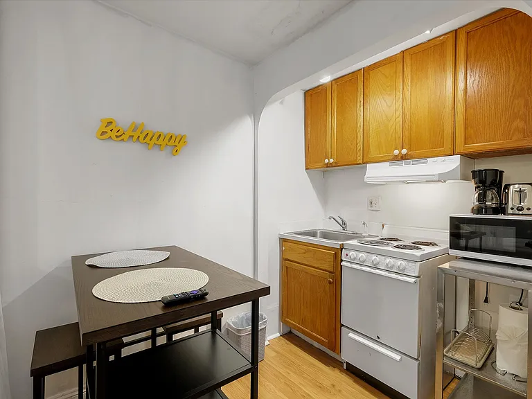 1131 Spruce St #1R — Photo 5