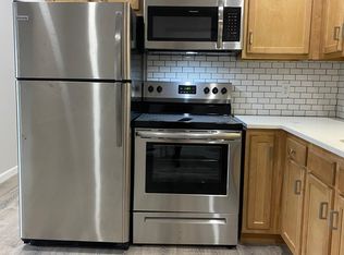 14 Liscomb St APT 2, Worcester, MA 01604