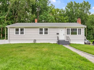 170 Sequoia Rd, Bridgeport, CT 06606