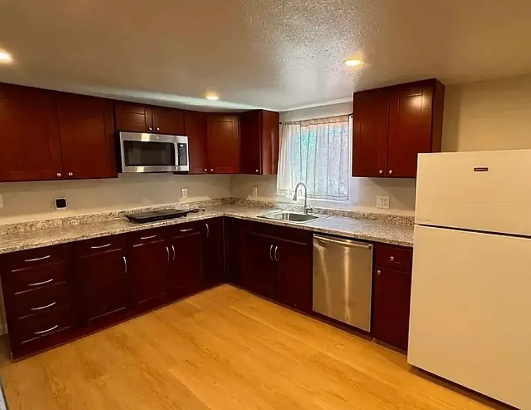 60 N Capitol Ave — Photo 3