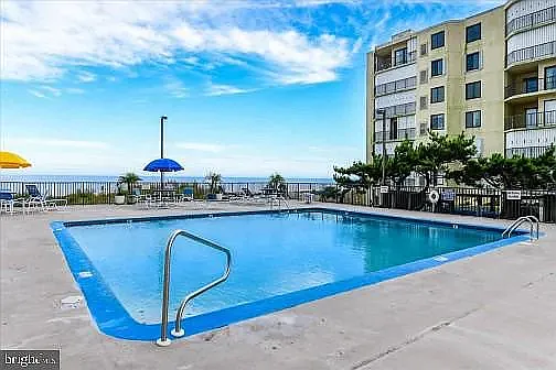 2 bed, 1090 sqft, $1,750 — Photo 3