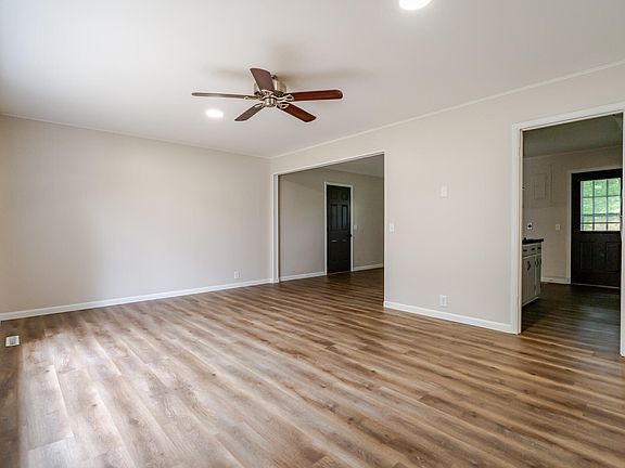 3rd image of 908 W Elm Street