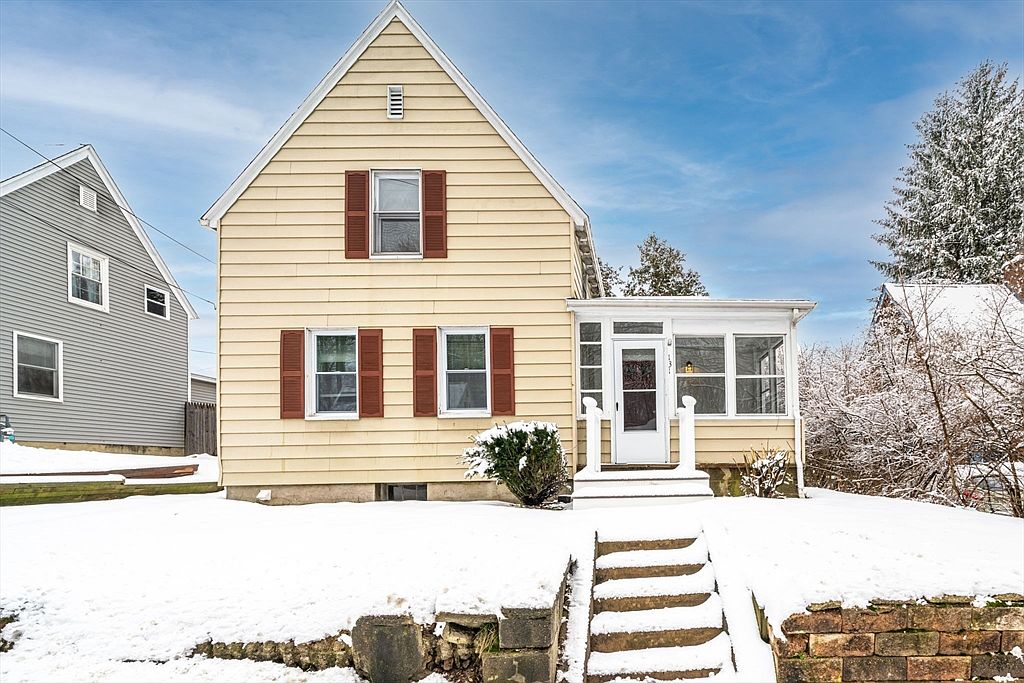 131 Ararat St, Worcester, MA 01606 Zillow