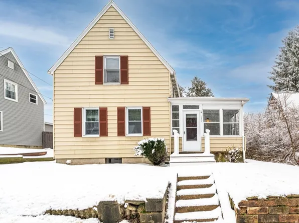 131 Ararat St, Worcester, MA 01606