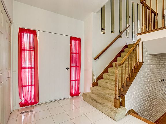 4th image of 1285 Blair Ln