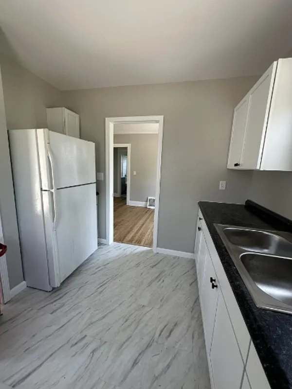 3 bed, 2.0 bath, 1088 sqft, $1,500 — Photo 3