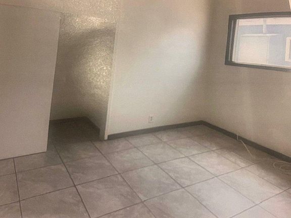 4th image of 6027 Loveland St #1/2