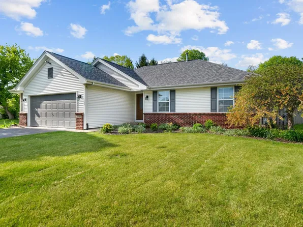 11103 Downing Ln, Roscoe, IL 61073