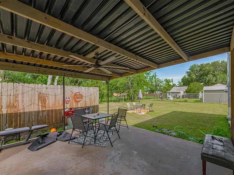 5514 Avenue M — Photo 35
