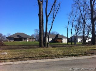 604 Black Hills Dr, Springfield, IL 62711