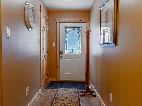 4th image of 120 Lakeshore Dr