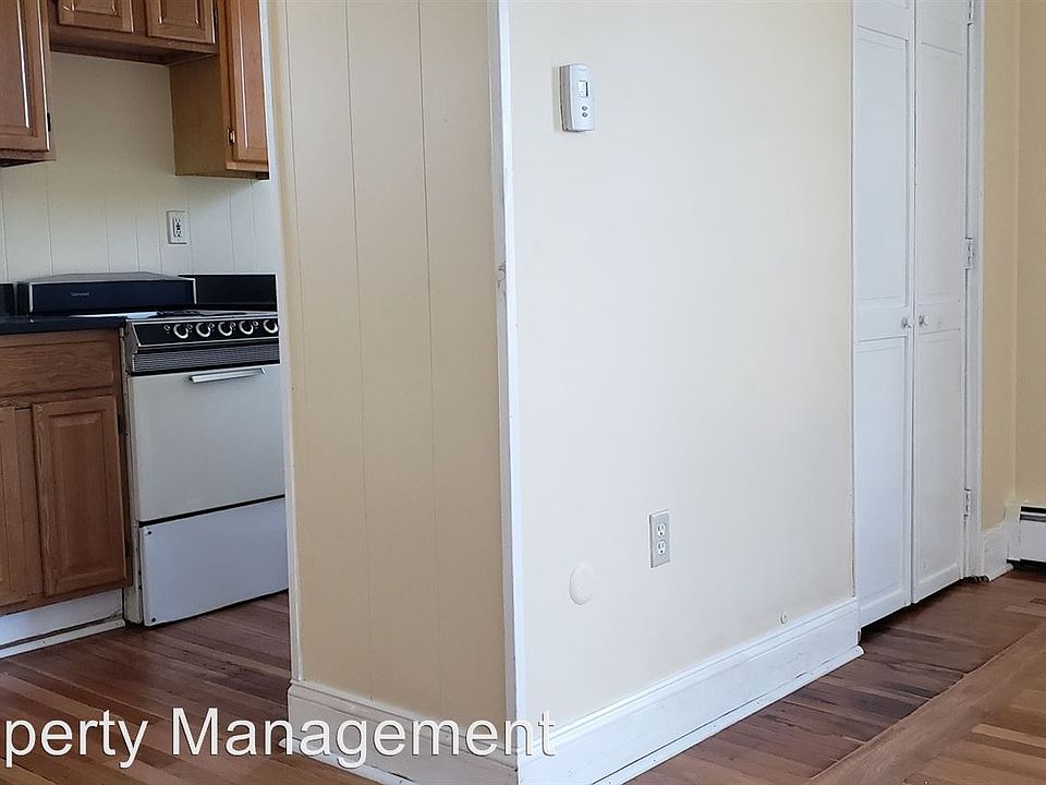 2nd image of 560 Main St APT 5