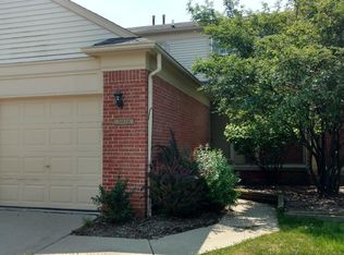 3076 Village Cir N, Ann Arbor, MI 48108