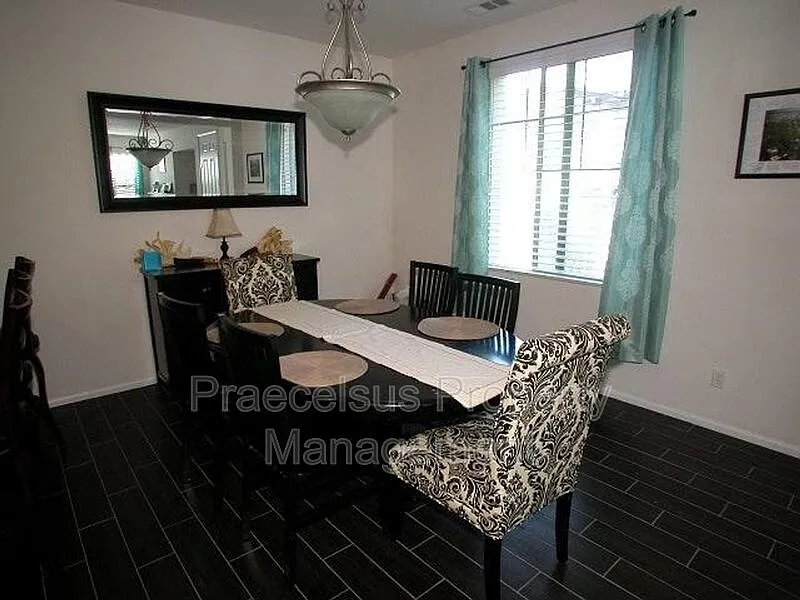 4 bed, 3.0 bath, 1891 sqft, $4,300 — Photo 3