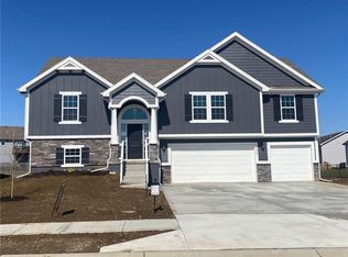 4908 NE 102nd St, Kansas City, MO 64156