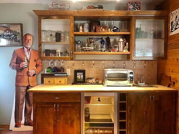 Bar area in Gameroom/ family