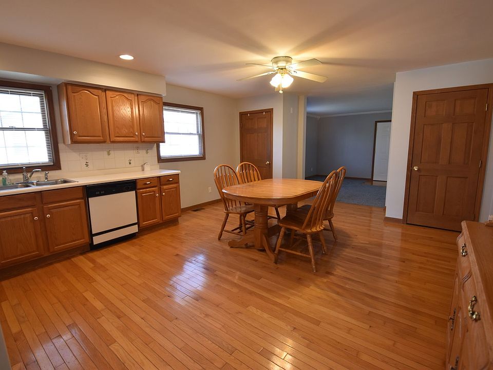 1st image of 322 W Staat St