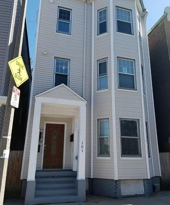 Building Photo 4