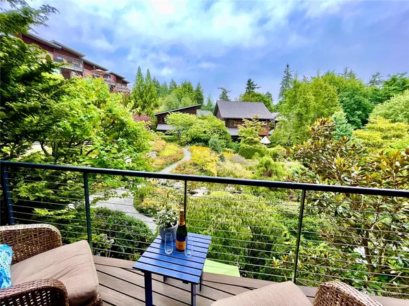 732 Vineyard Lane #L103, Bainbridge Island, WA 98110