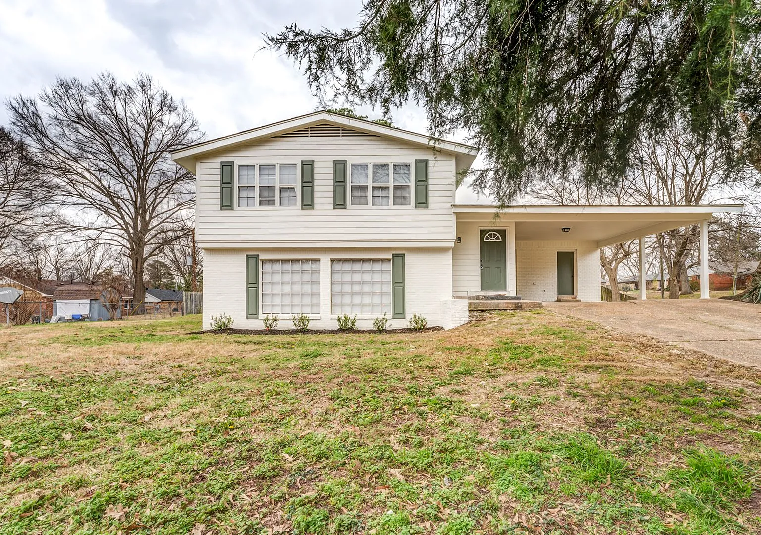 3240 Debby St — Photo 1