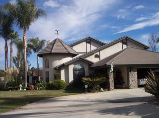 6856 Canyon Hill Dr, Riverside, CA 92506