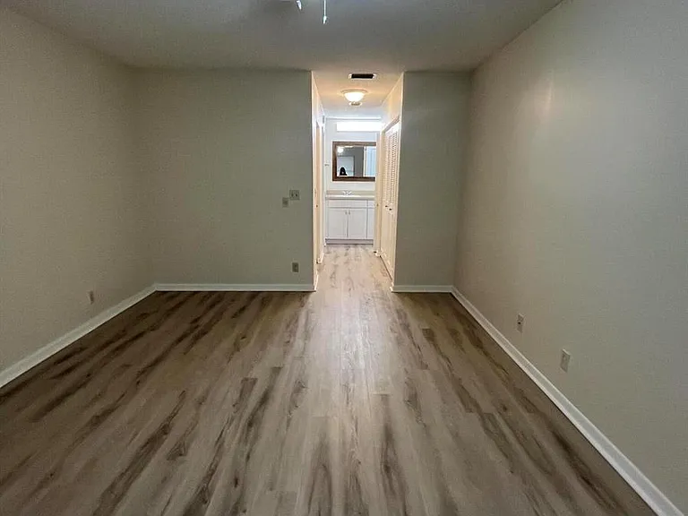 5975 Forest Hill Blvd #201 — Photo 9
