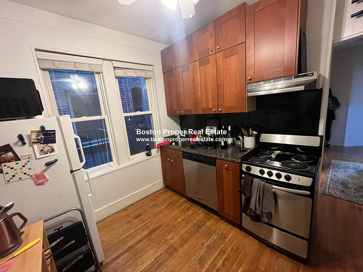 Building Photo - 108 Myrtle St #4