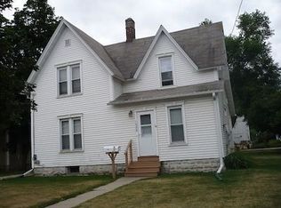 1022 Pleasant St #2, Dekalb, IL 60115