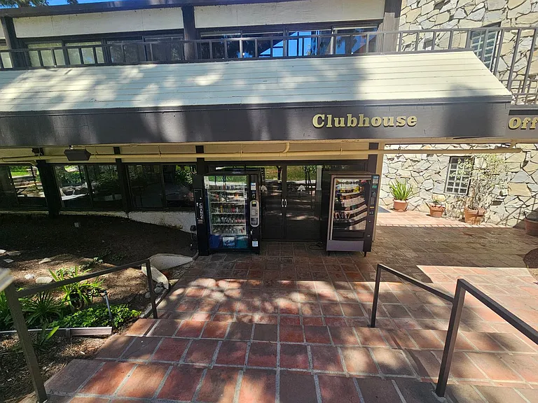 8650 Gulana Ave — Photo 22
