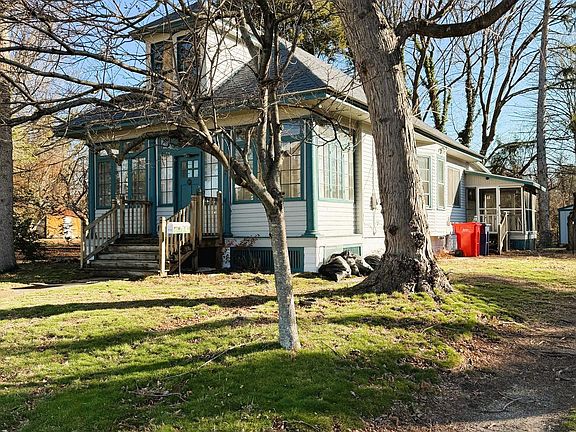 3rd image of 473 Coral Ave